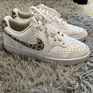Nike Women's Leopard Court Vision Low Shoes